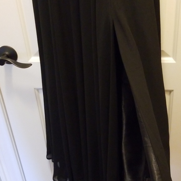 Size small formal dress - Picture 3 of 4